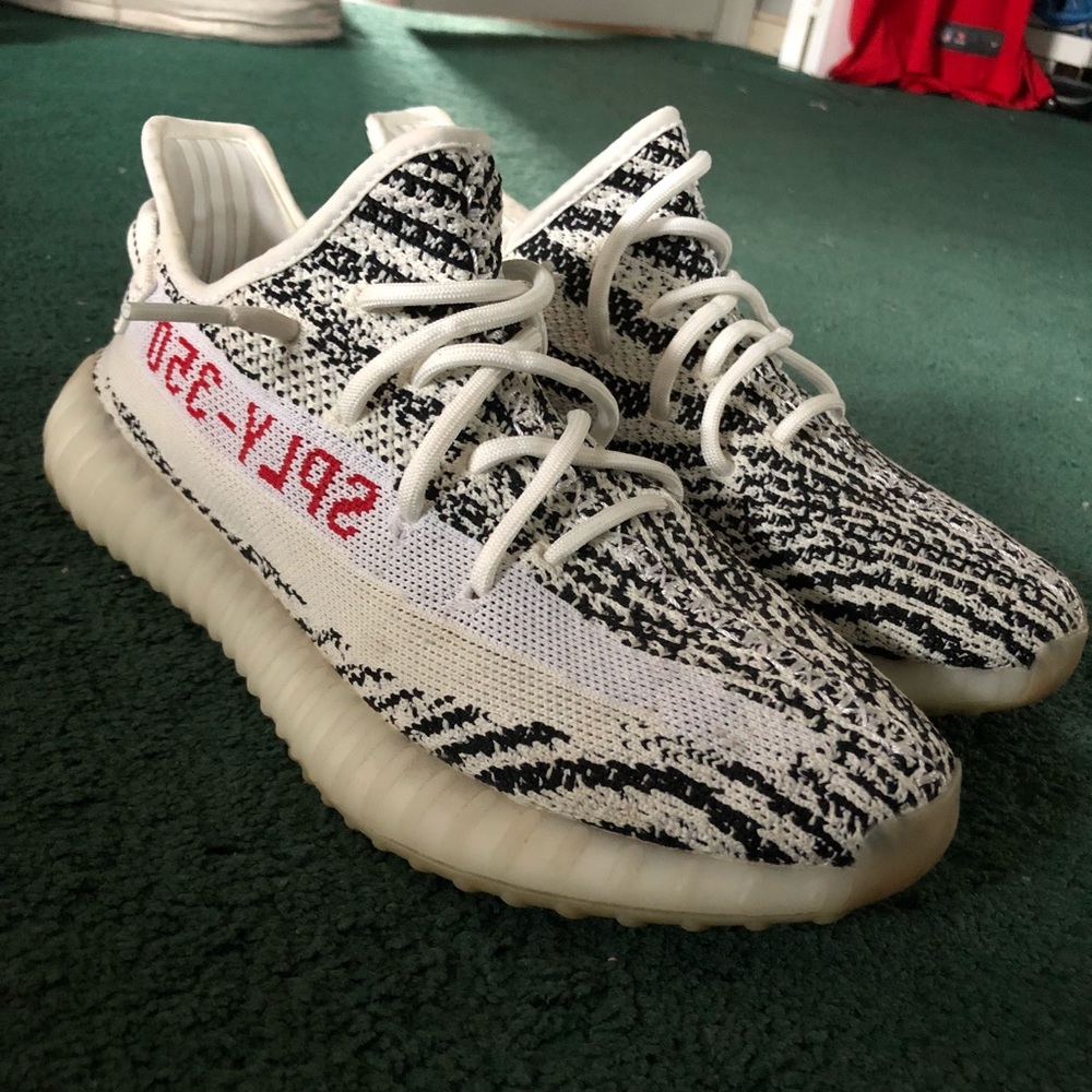 Yeezy 350 v2 Zebra size 9